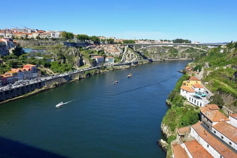 How To Spend 10 Days In Portugal Without A Car